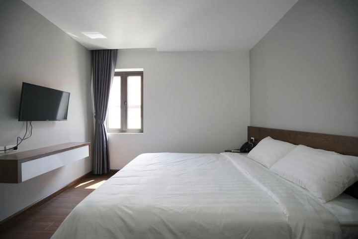 Room 3 of 24