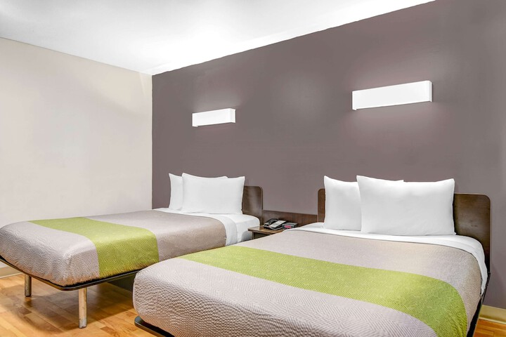 2 Double Beds (1 of 5)