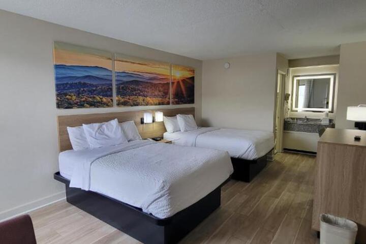 2 Double Beds (9 of 9)
