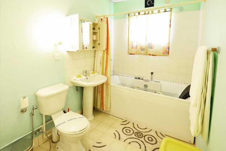 Room 6 of 14