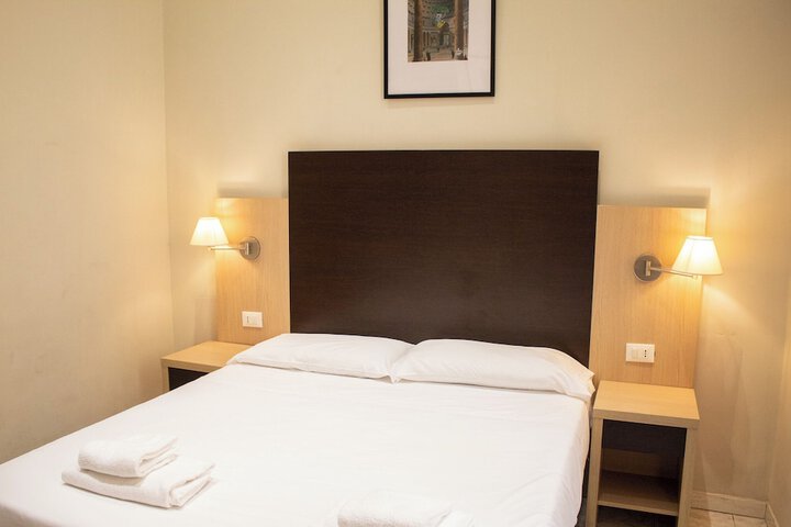 Room 32 of 82