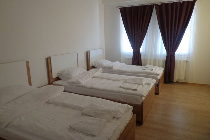 Room 6 of 35