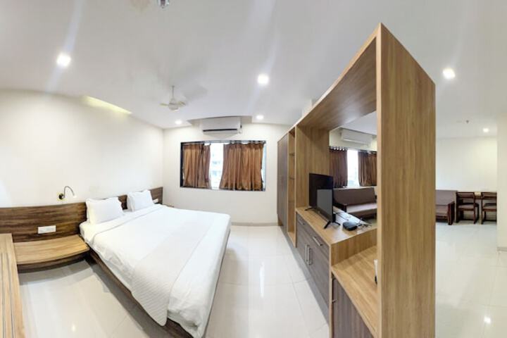 Room 5 of 33