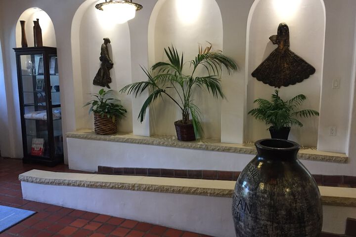 Hotel 3 of 221