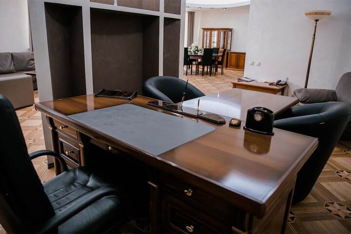 Room 27 of 35