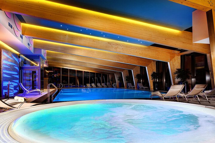 Hotel with Pool