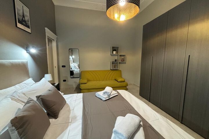 Room 2 of 25