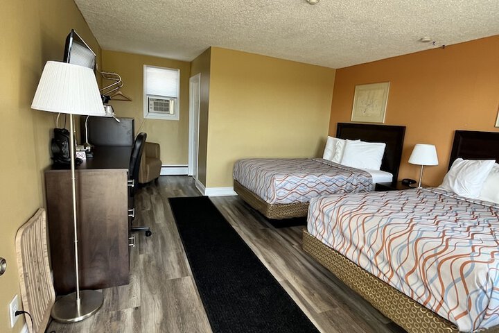 Room 9 of 26
