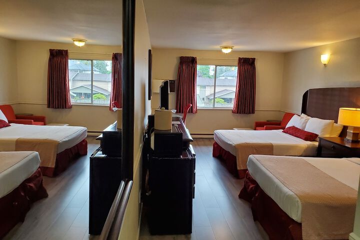 Room 8 of 33