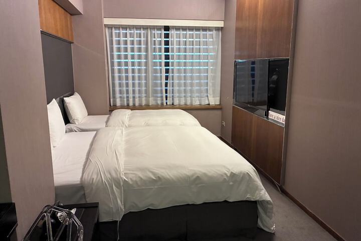 Room 30 of 41