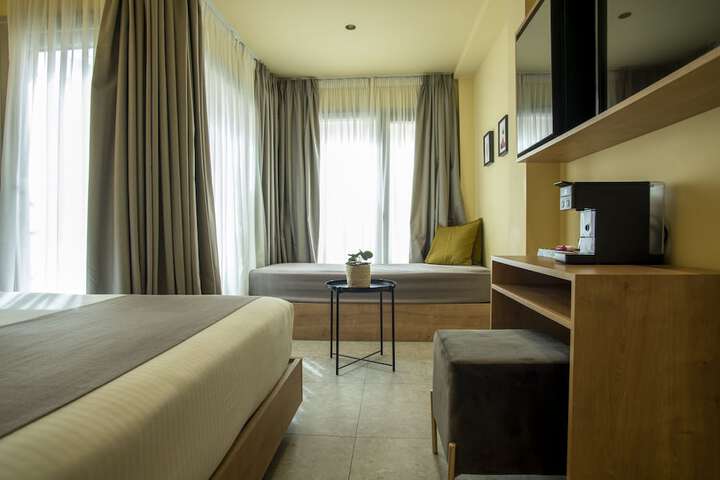 Room 15 of 77
