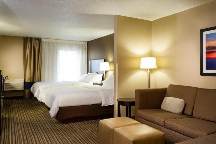 Suite 2 Queen Beds Lake View Patio (16 of 16)