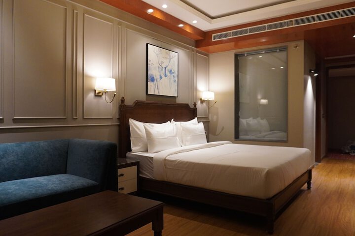 Room 13 of 72