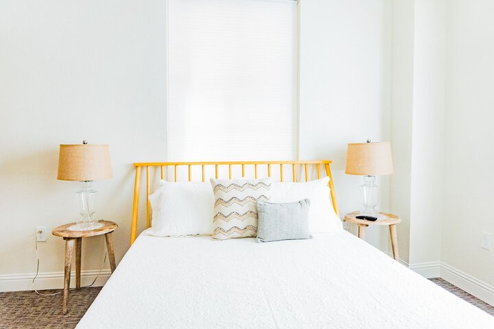 Room 18 of 220