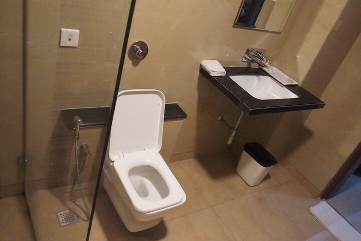 Room 8 of 14