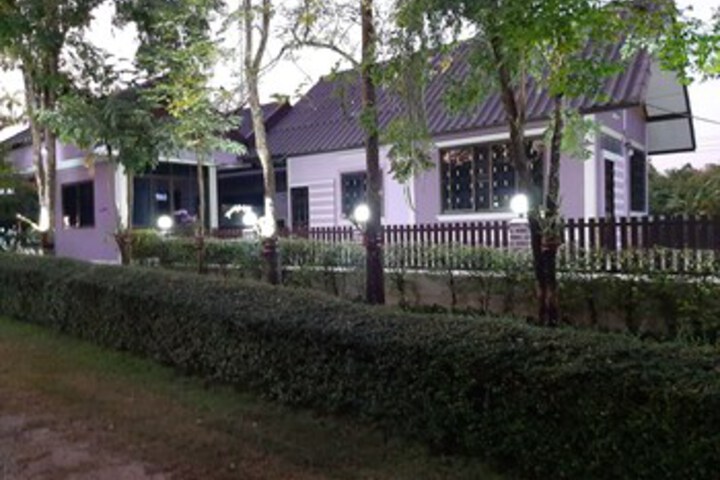 Hotel Exterior 17 of 42