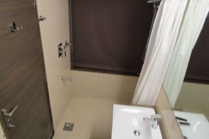 Room 16 of 29