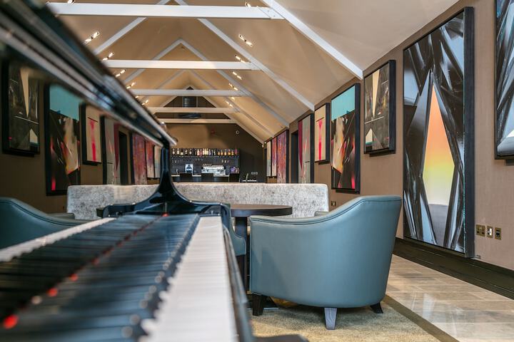 Lounge 59 of 66