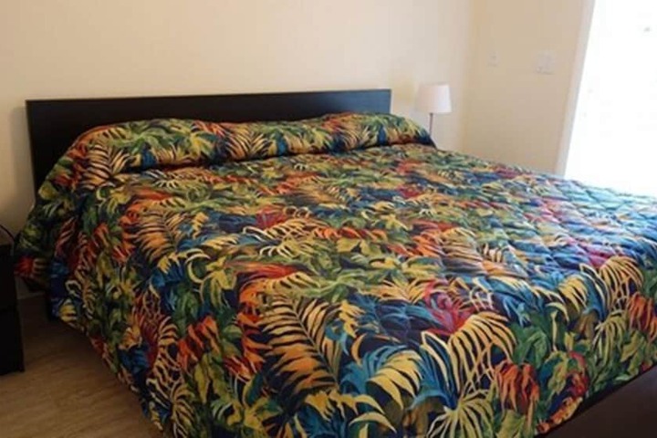 Room 33 of 108