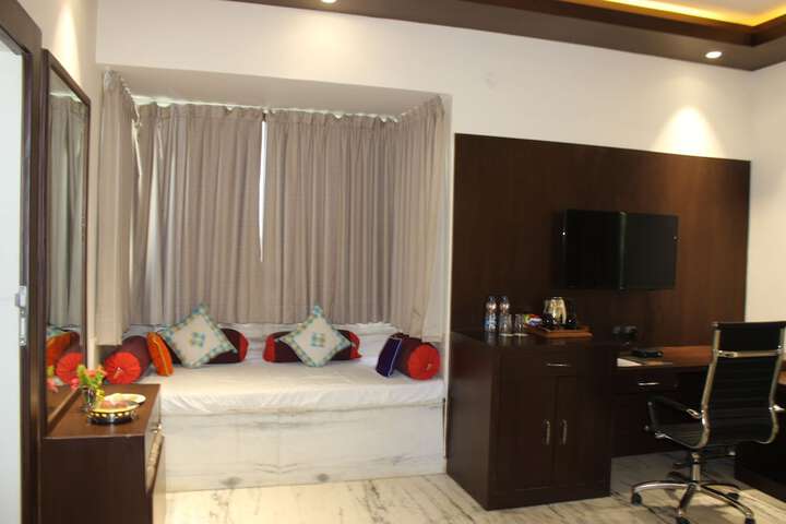 Room 32 of 101