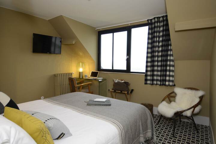 Room 8 of 31