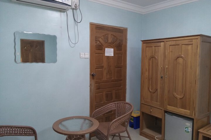Room 13 of 35
