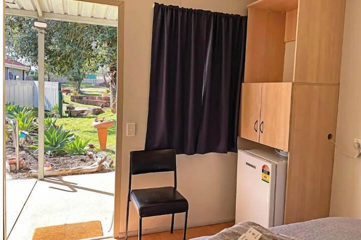 Room 3 of 10