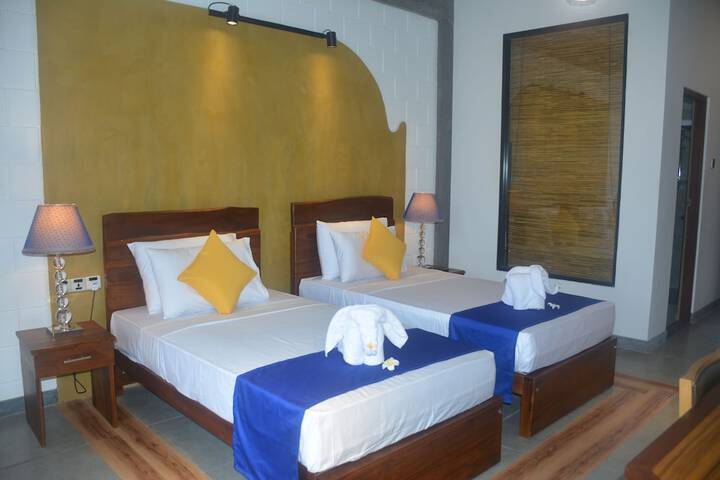 Room 2 of 25
