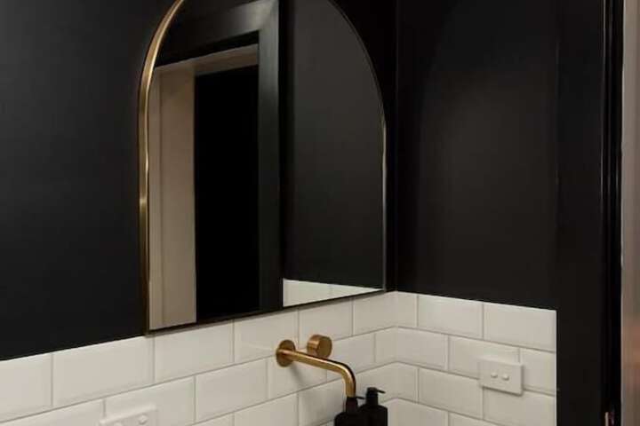 Room 25 of 51