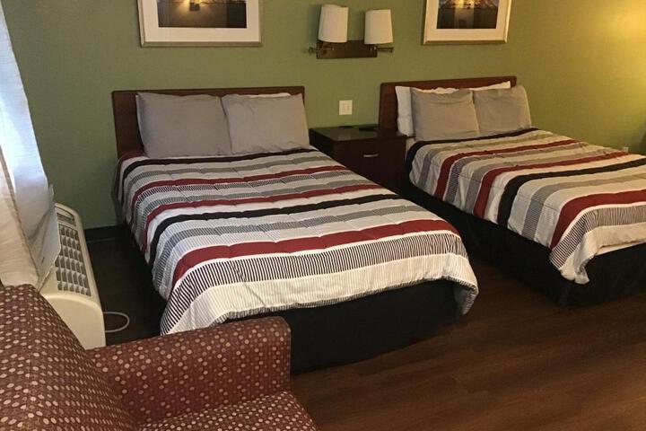 2 Double Beds (15 of 27)