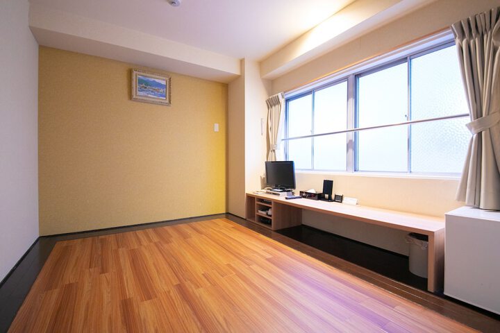 Room 17 of 39