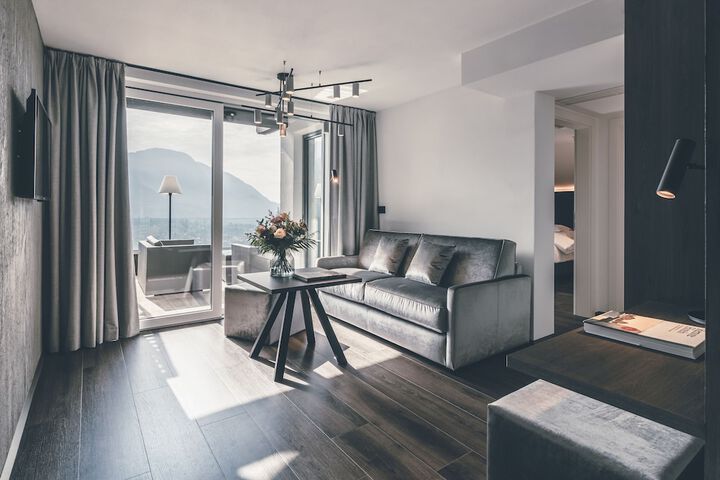 Room 10 of 67