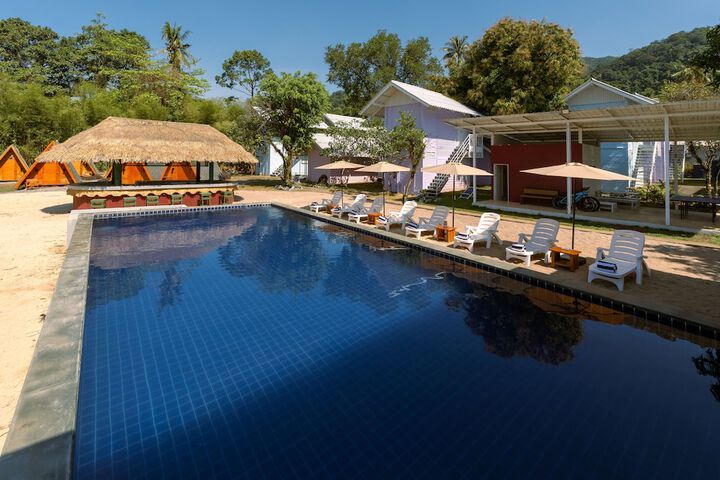 Pool 42 of 70