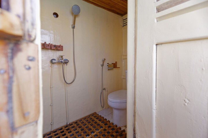 Room 19 of 28