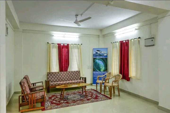 Room 6 of 11