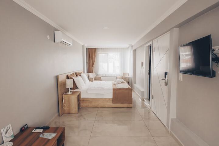 Room 5 of 42