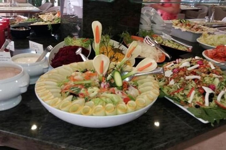 Dining 41 of 58