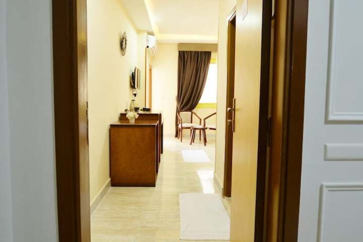 Room 4 of 13