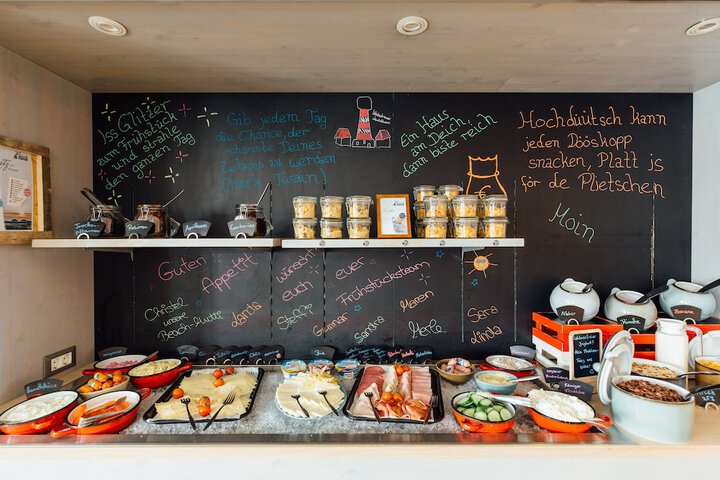 Dining 83 of 118