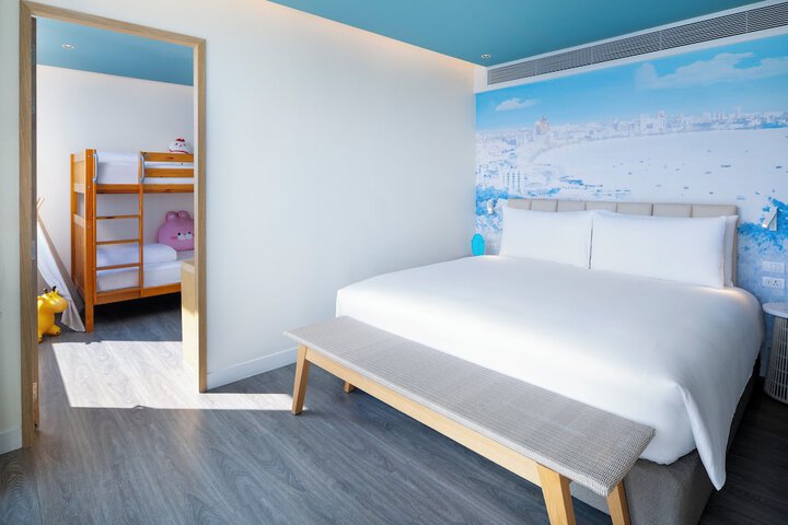 Room 13 of 114
