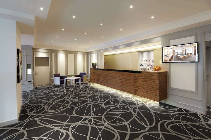Guest Lobby