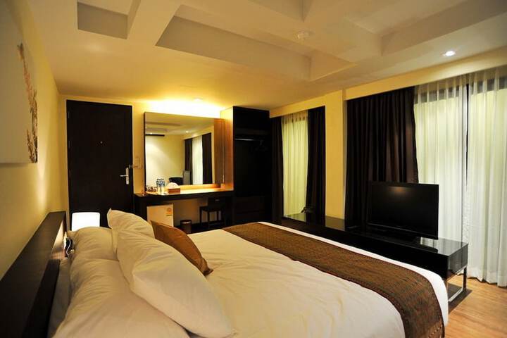 Room 4 of 61