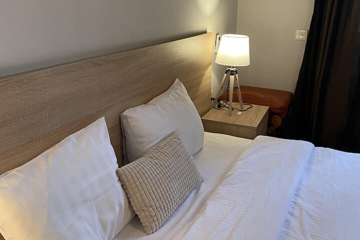 Room 15 of 30