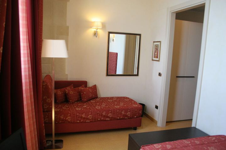 Room 47 of 94