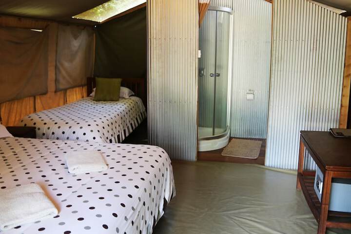 Room 9 of 33
