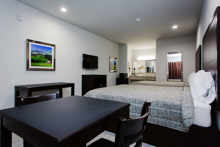 Room 6 of 12