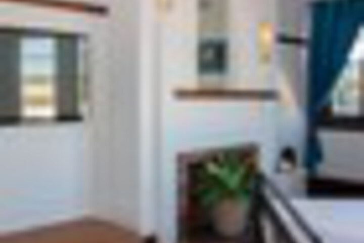 Room 41 of 192