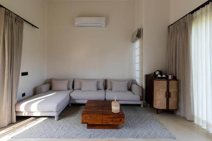 Room 28 of 110