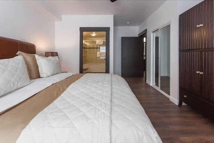 Room 2 of 28