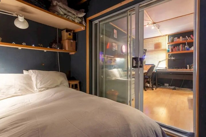 Room 3 of 11